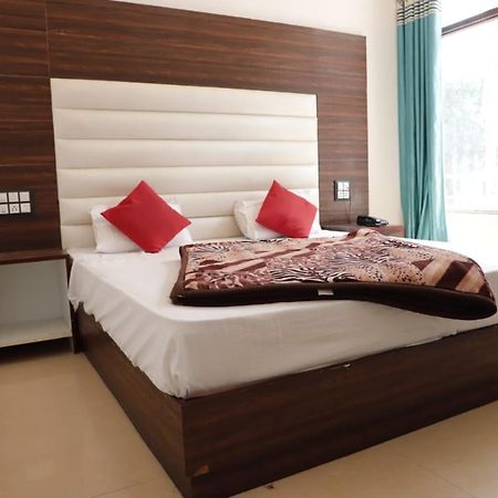 Rahul Hotel & Restaurant Массури Экстерьер фото