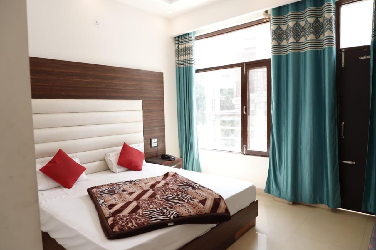 Rahul Hotel & Restaurant Массури Экстерьер фото