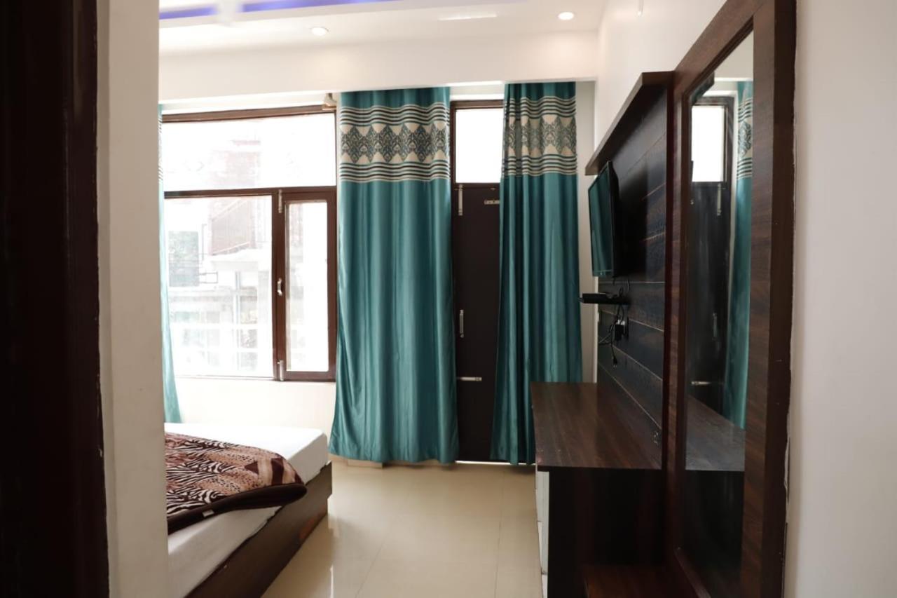Rahul Hotel & Restaurant Массури Экстерьер фото