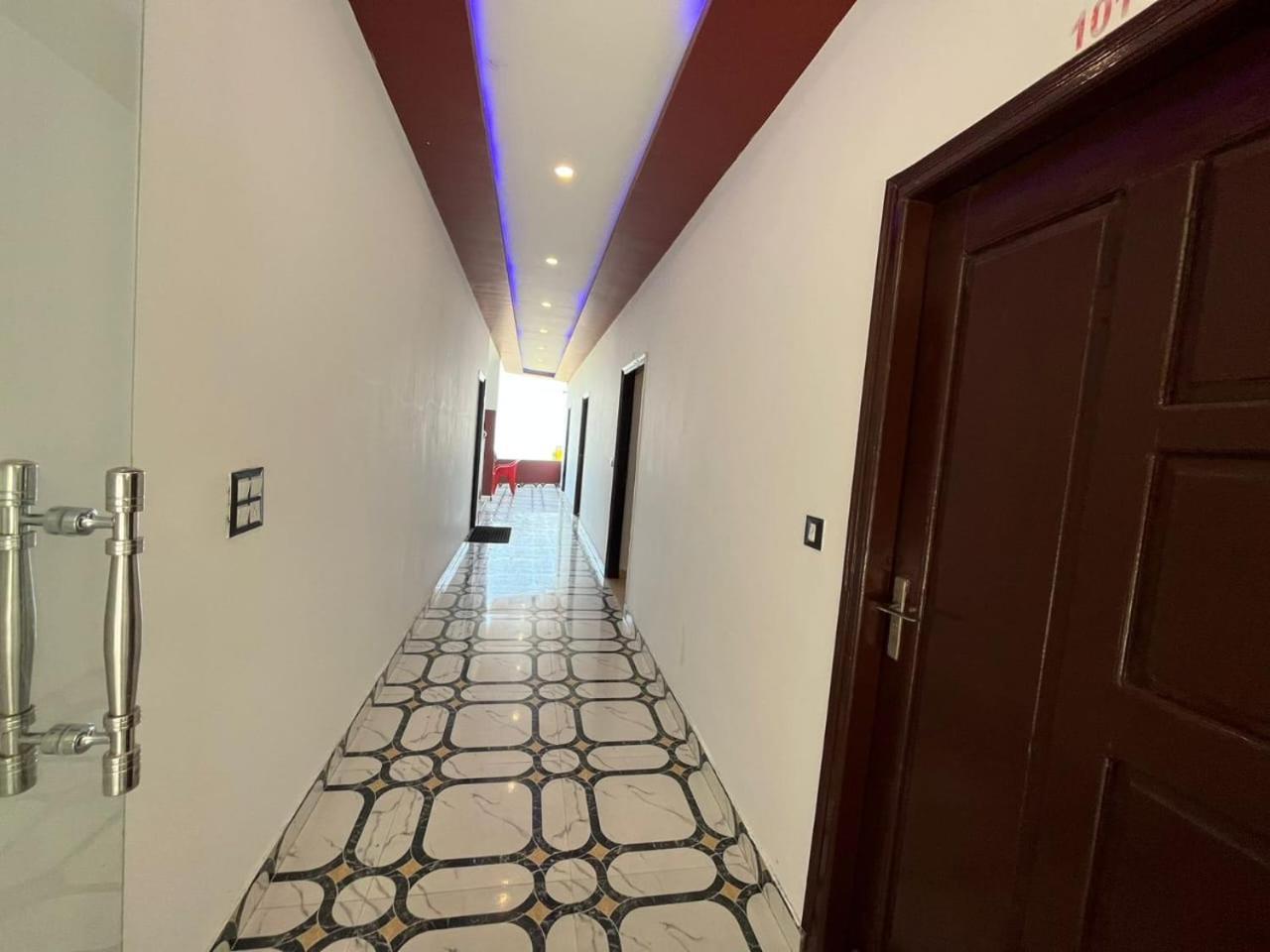 Rahul Hotel & Restaurant Массури Экстерьер фото